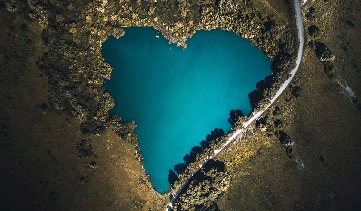 Наймальовничіші куточки України з висоти польоту: приголомшливе відео підкорило мережу