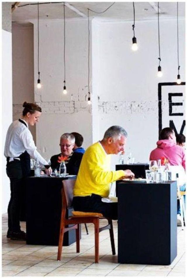 Так виглядає ресторан для любителів побути на самоті - фото 356522