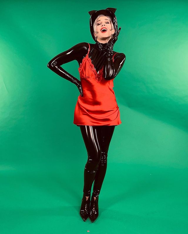 Латексне зайченя: епатажна MARUV в зухвалому образі викликала фурор в мережі - фото 356563