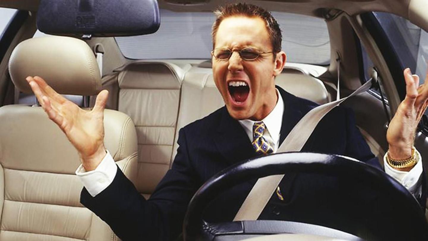 Фахівці назвали пісні, під які небезпечно водити машину - фото 1