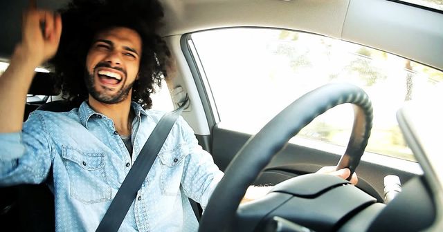 Фахівці назвали пісні, під які небезпечно водити машину - фото 356695