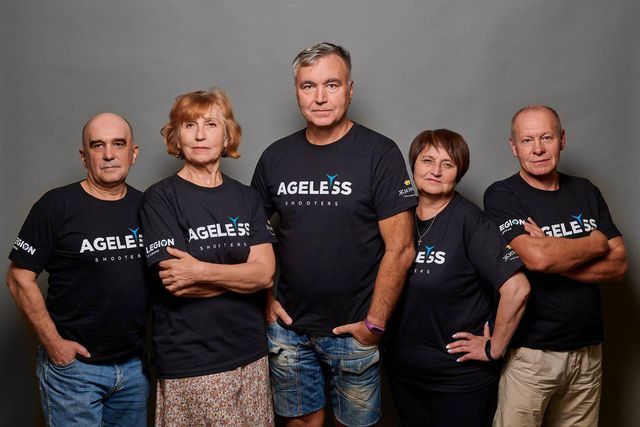 Кіберспортсмени з України здобули феєричну перемогу: середній вік команди – 59 - фото 356825