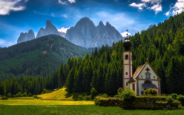 Незабутній відпочинок: чому варто поїхати у Доломітові Альпи - фото 356842