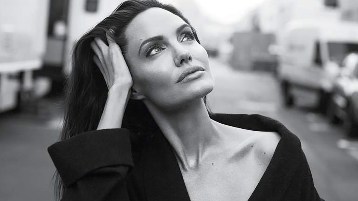 Платиновий блонд: Анджеліна Джолі кардинально змінила імідж