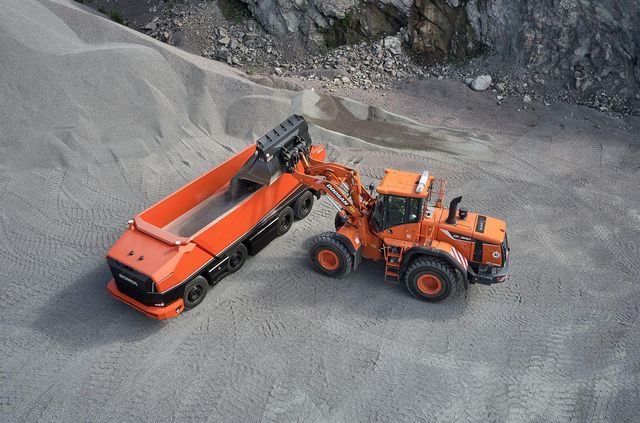 Scania показала футуристичну вантажівку з майбутнього - фото 357133