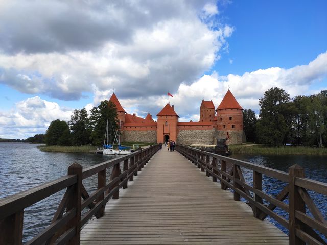 Машину вже купив? Затишний і доброзичливий Вільнюс, який треба побачити на власні очі - фото 357261
