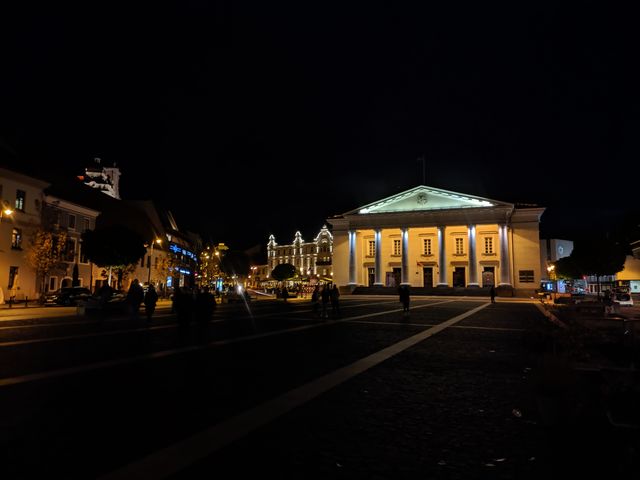 Машину вже купив? Затишний і доброзичливий Вільнюс, який треба побачити на власні очі - фото 357273