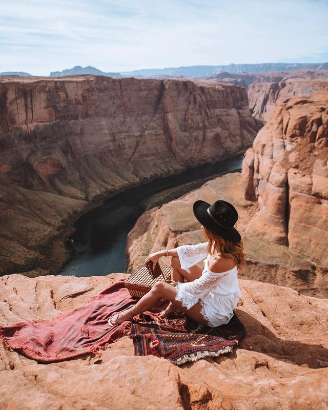 Американець побував у 45 країнах і надихає на мандри: яскраві фото - фото 357530