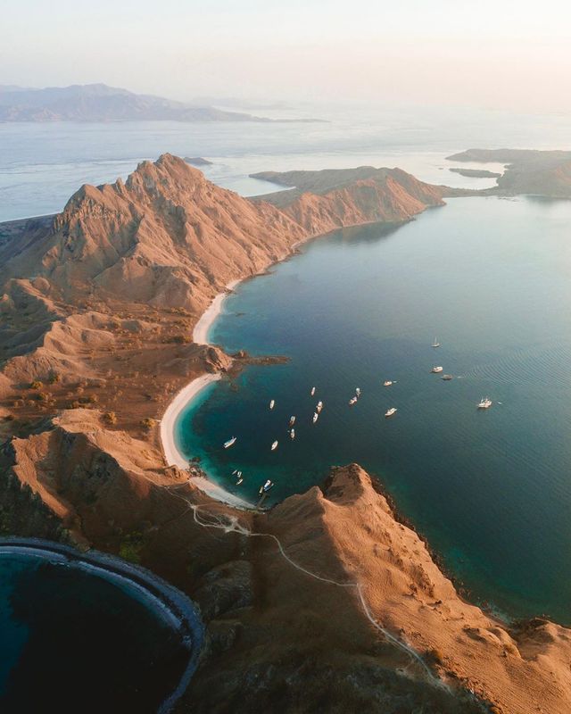 Американець побував у 45 країнах і надихає на мандри: яскраві фото - фото 357533