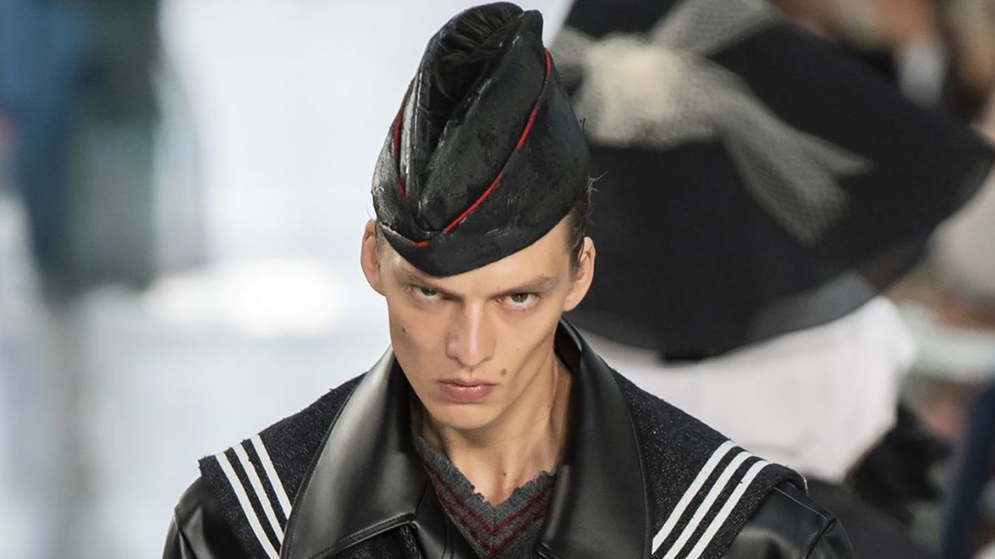 Зомбі-манекенник налякав гостей модного показу: вірусне відео