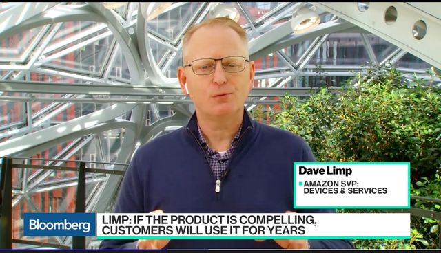 Віцепрезидент Amazon сам користується навушниками від Apple - фото 357716