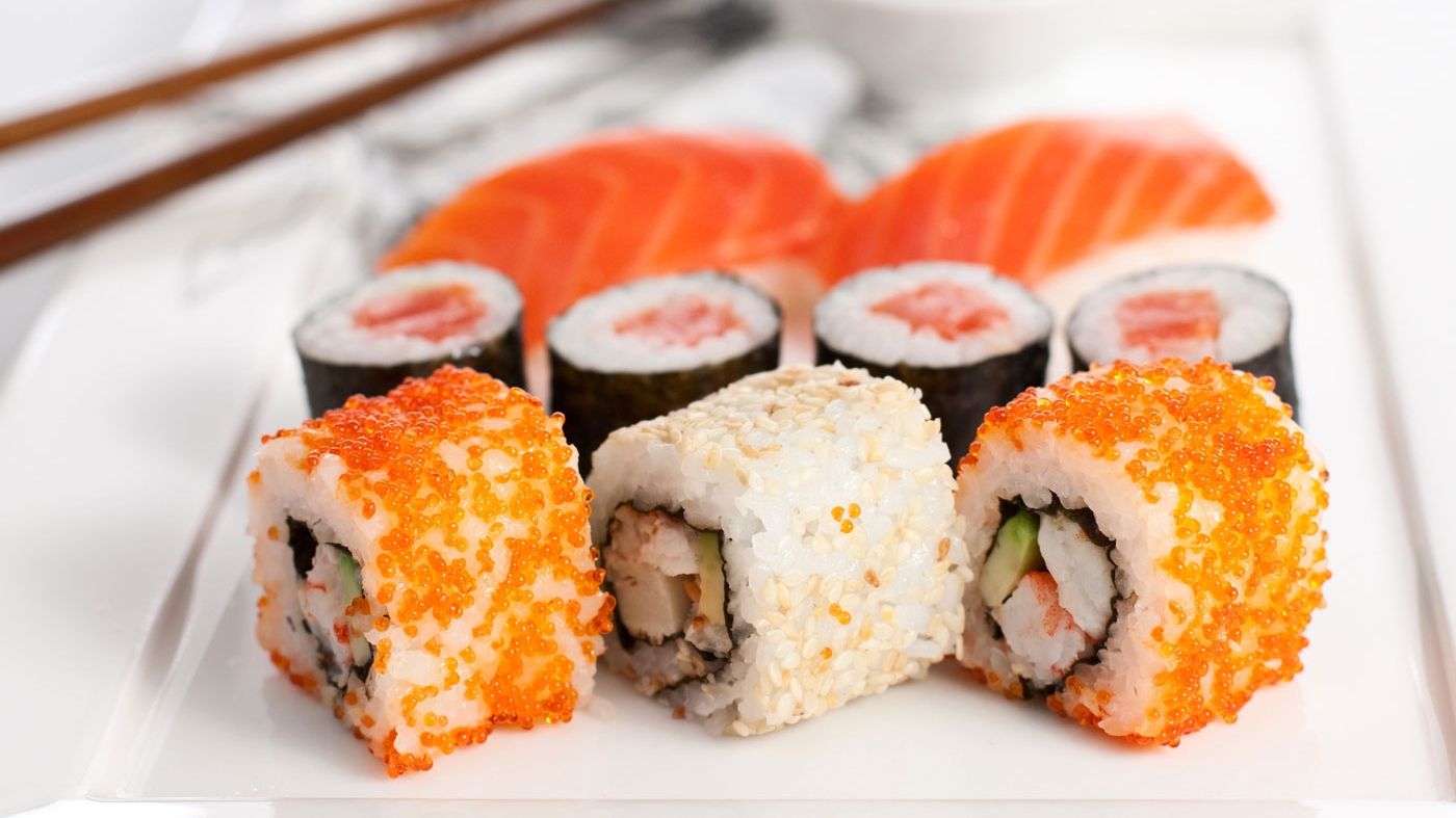 Суші та цукерки: ці смаколики не варто їсти натщесерце