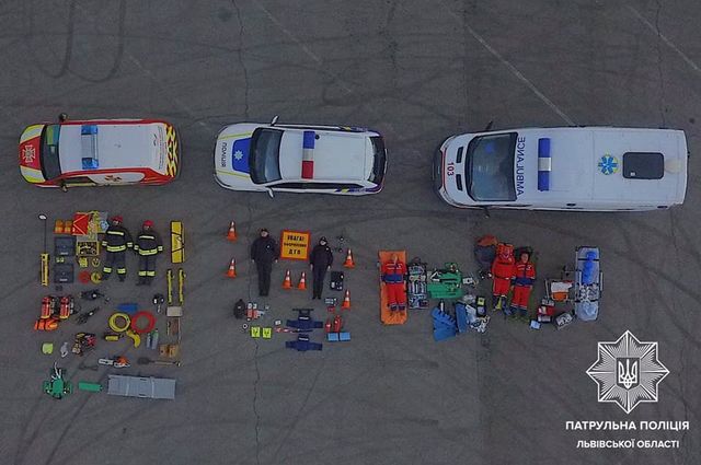 Українські рятувальники взяли участь у популярному флешмобі - фото 357960