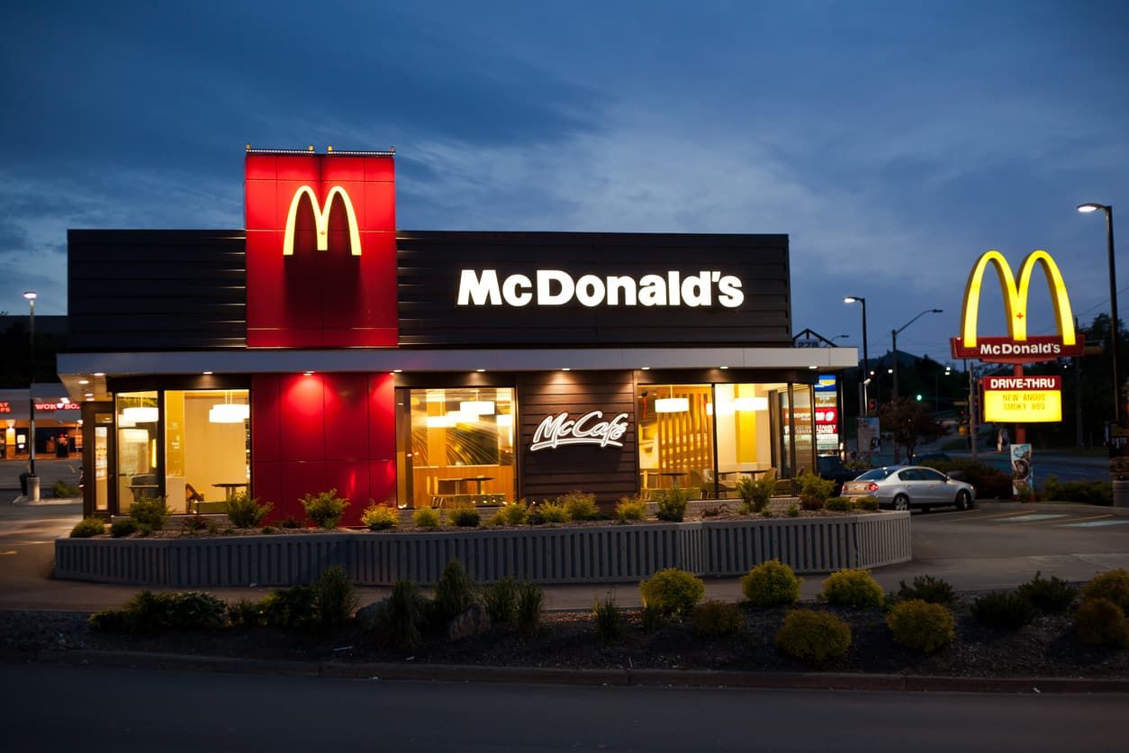 McDonald's відкриває мережу зарядних станцій для електрокарів