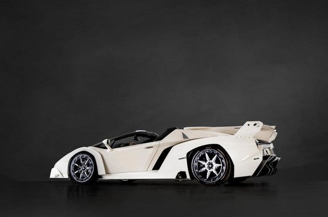 Колекцію машин віцепрезидента африканської країни продали за шалену суму - фото 358493