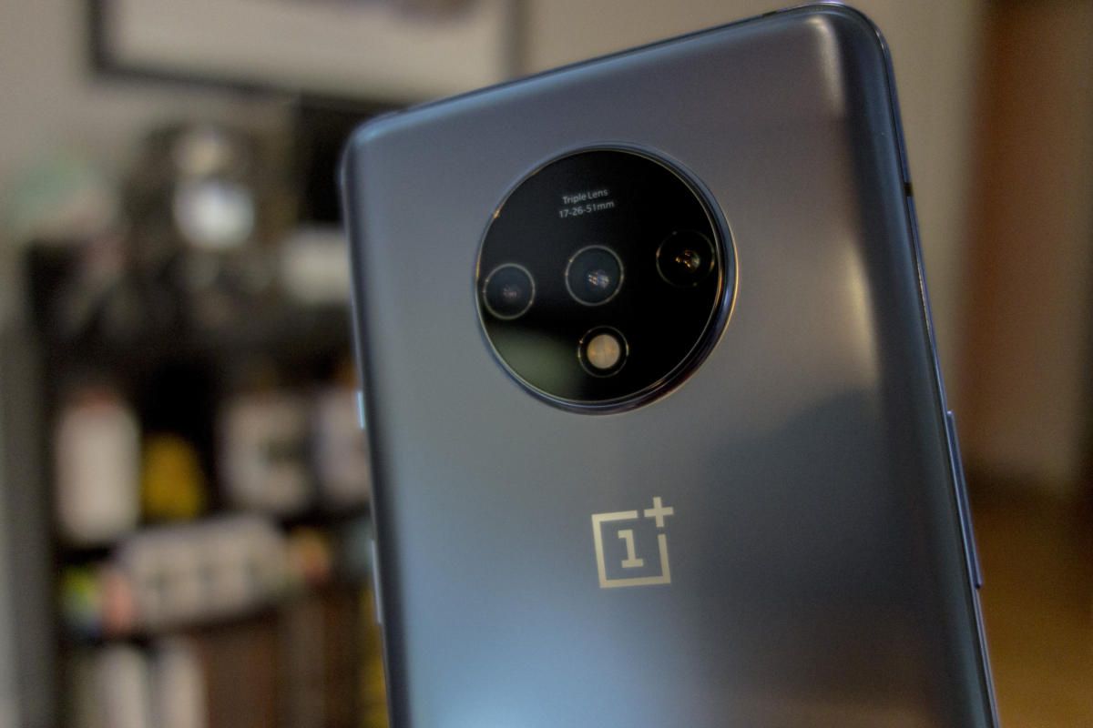OnePlus 7T так і не отримав безпровідну зарядку - фото 1