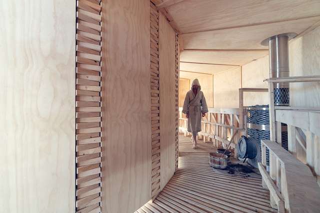 На фестивалі Burning Man побудували дерев'яну сауну: ефектні фото - фото 358743