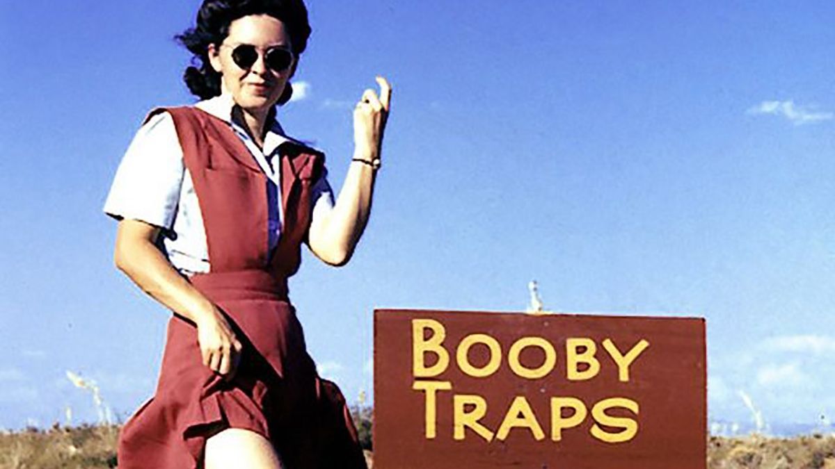 Як розважалися дівчата у середині ХХ століття