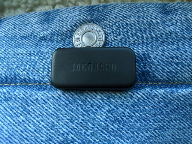 Google і Levi's випустили 'розумну' куртку, яка управляє музикою і робить селфі - фото 358887