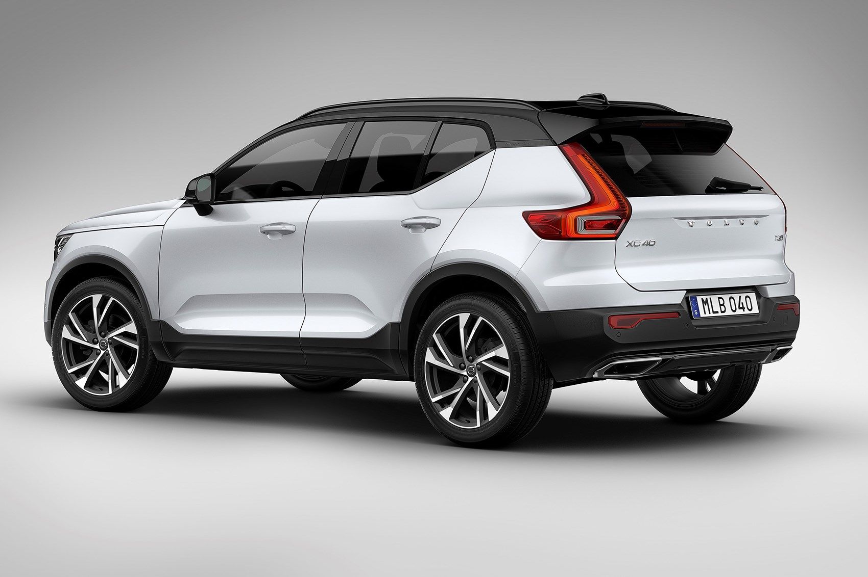 У мережу виклали тизер електричного кросовера Volvo XC40 Electric
