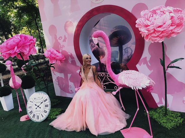 Пікантний фінал розмови прямо в Раді: як виглядає красуня, з якою спілкувався Кива - фото 359187