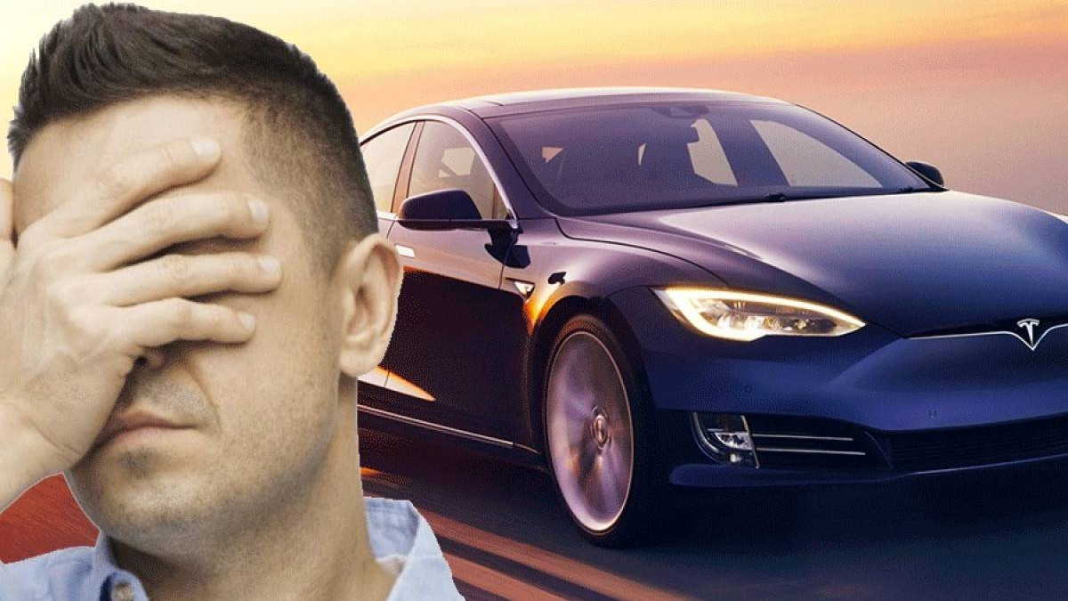 Tesla почали масово потрапляти в аварії після нової прошивки: водії діляться відео - фото 1