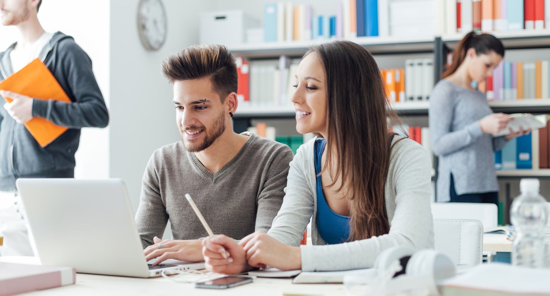 Науковці розповіли, скільки годин потрібно спати студенту