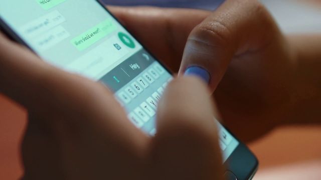 Ви часто набираєте повідомлення на смартфоні? - фото 359338