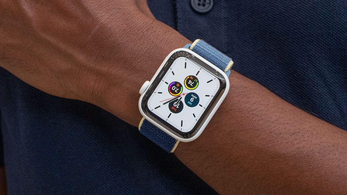 Користувачі не задоволені автономністю Apple Watch Series 5 - фото 1