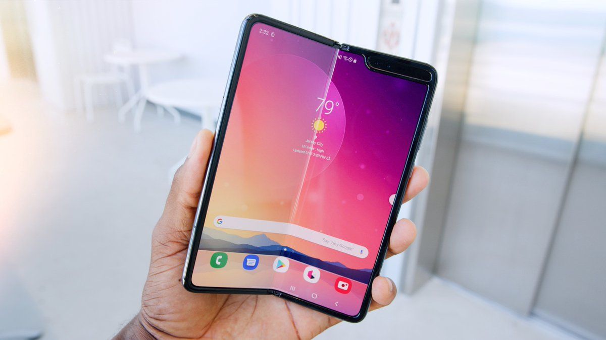 Samsung Galaxy Fold не витримав тесту на згинання - фото 1
