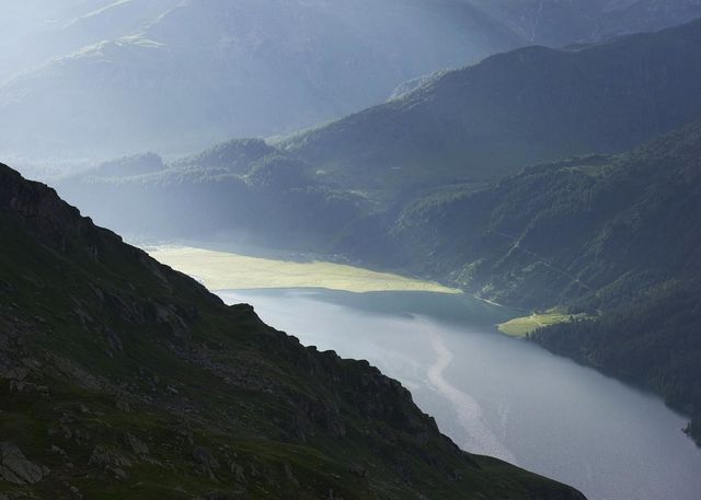 На 'даху Європи' звели крихітний дім для мандрівників: яскраві фото - фото 359624