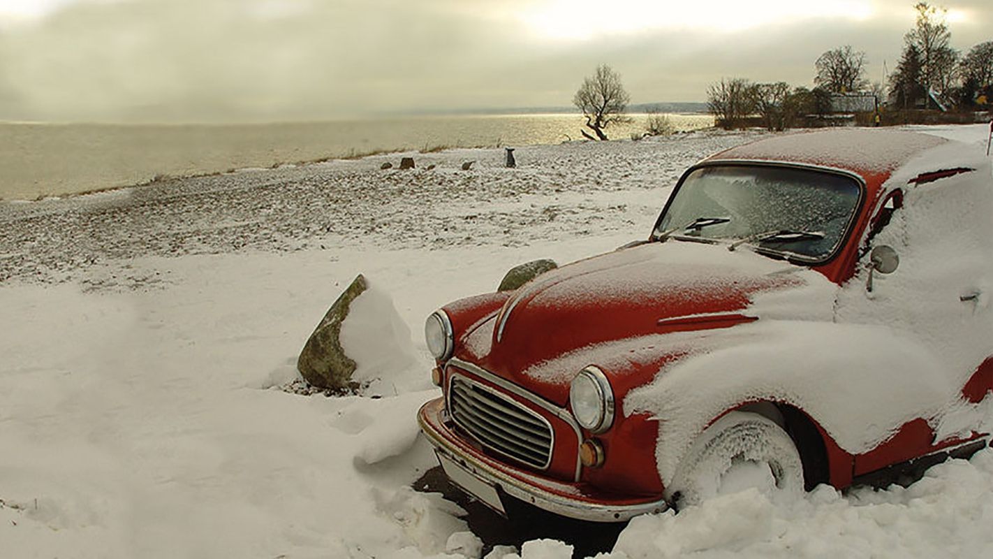 Ці місця в авто треба обов'язково змастити перед зимою