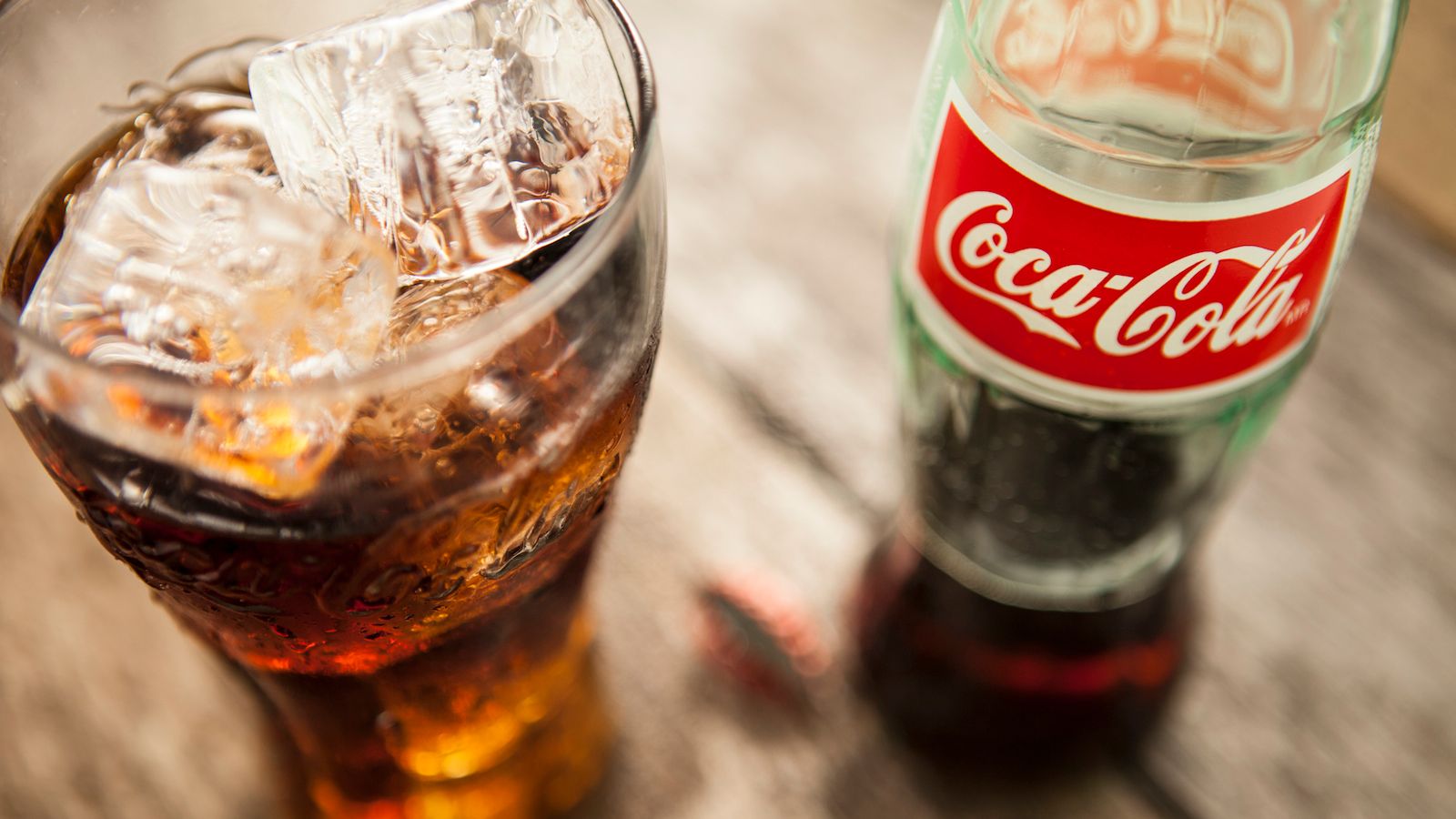 Coca-Cola представила пляшку з океанічного пластику