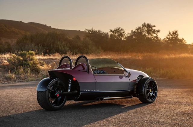 Американці показали крутий триколісний автомобіль, потужніший за Ford Mustang - фото 360046