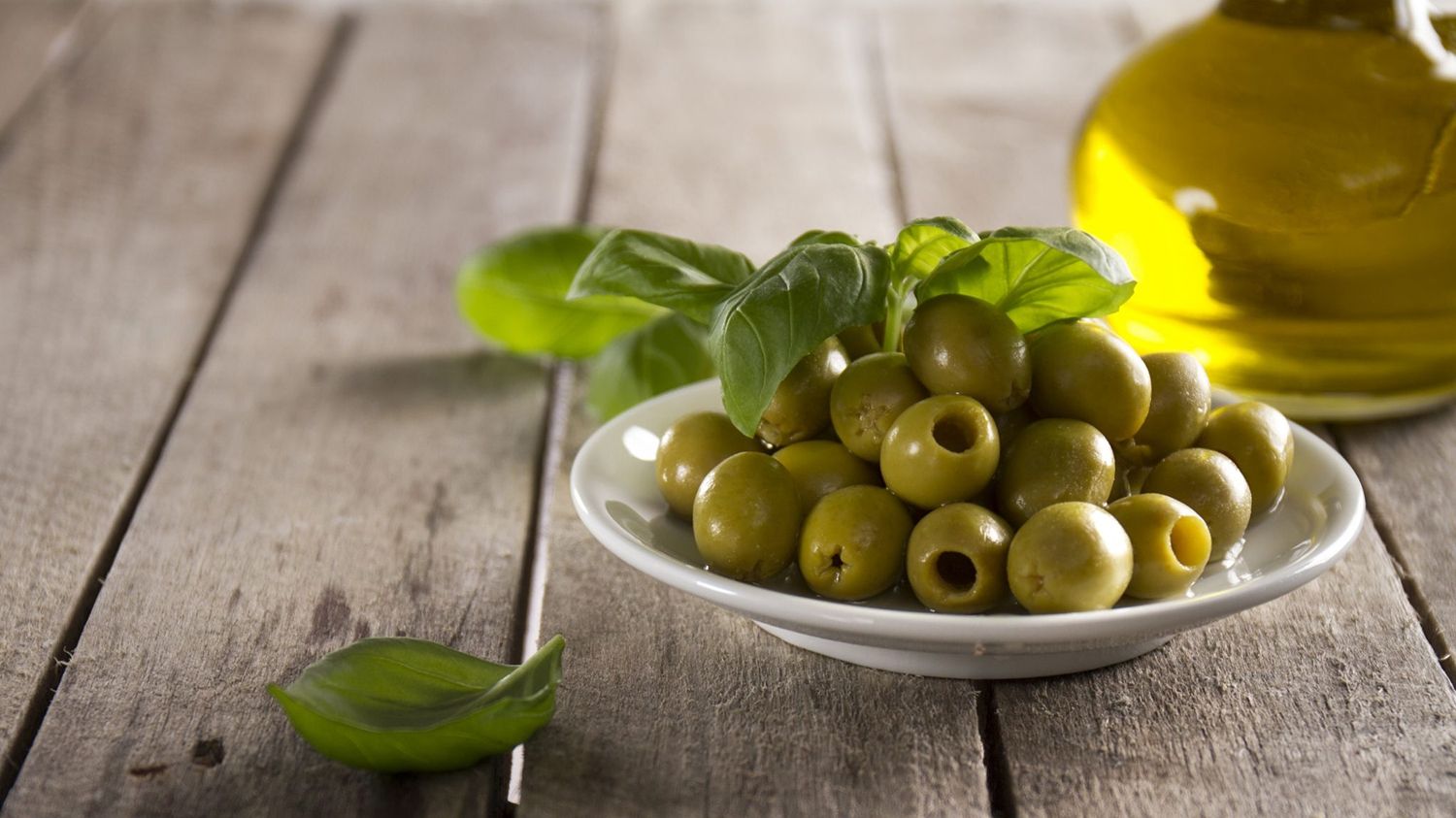 Медики пояснили, кому не варто їсти оливки