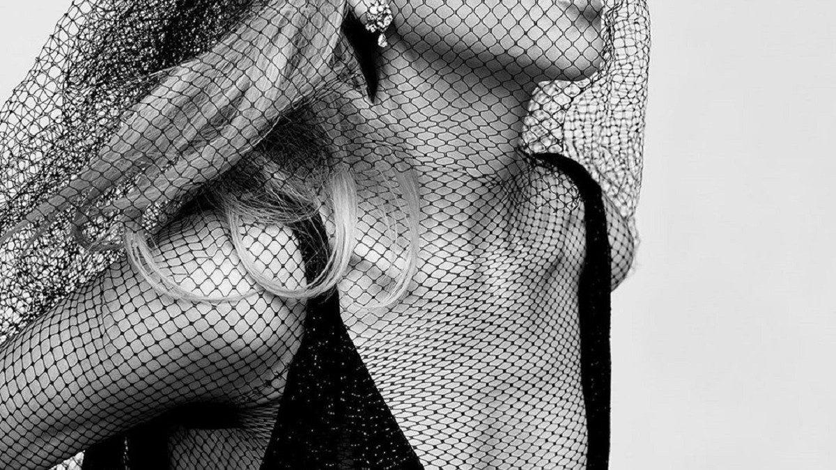Ніколь Кідман вразила формами у прозорій сукні - фото 1