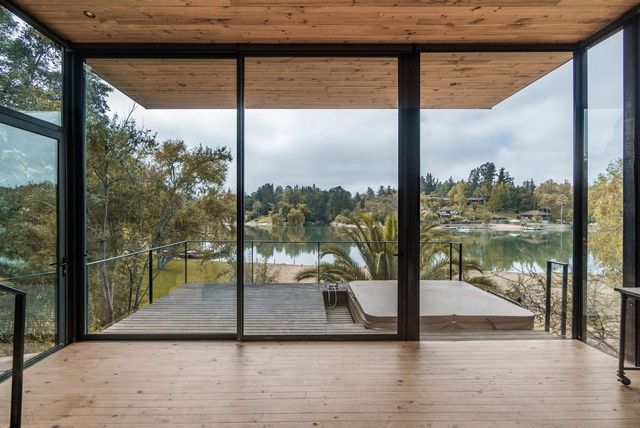 Як виглядає ідеальний дім біля озера в Чилі: фото - фото 360759