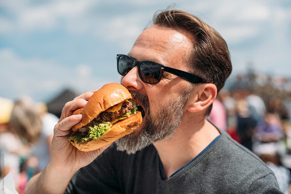 Науковці розповіли, чому чоловікам слід відмовитися від гамбургерів