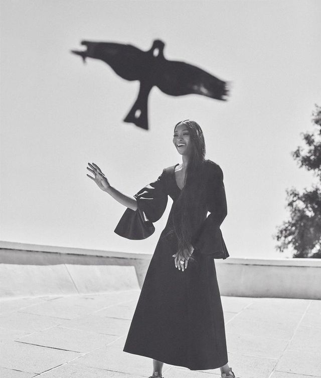 Я була перша: Наомі Кемпбелл відверто розповіла про своє життя - фото 360849