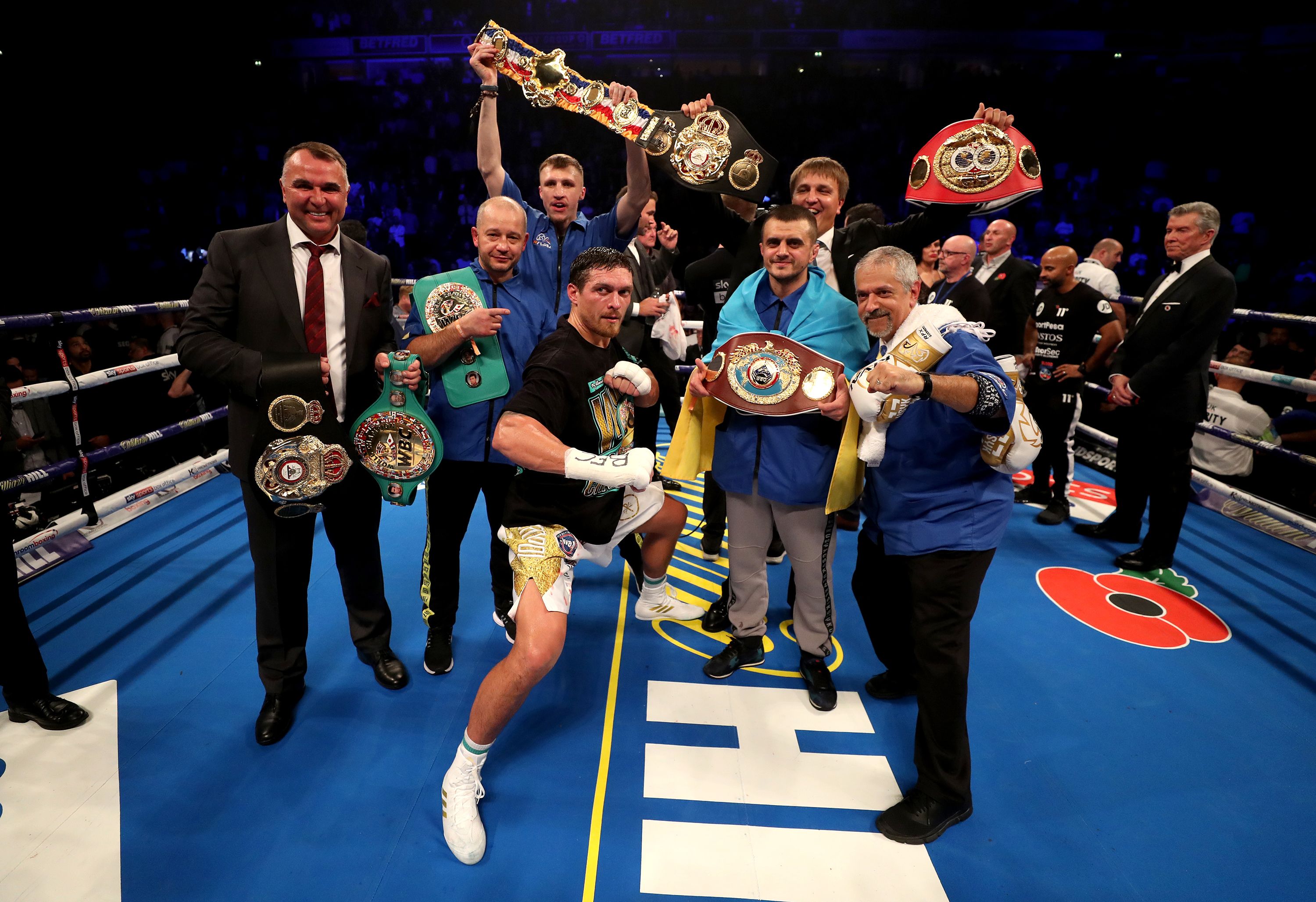 Усик – Візерспун: дивіться відео першої дуелі поглядів