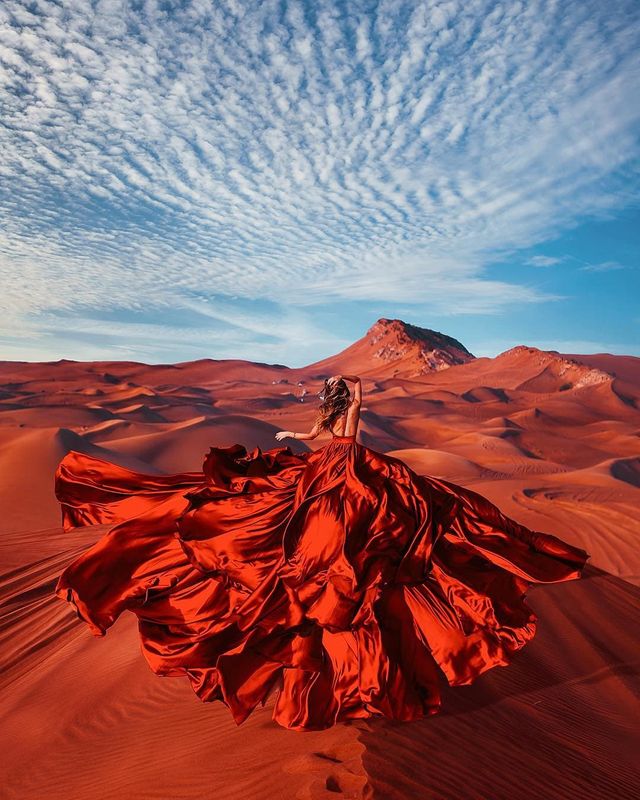 Красиві дівчата на тлі казкових краєвидів - фото 360965