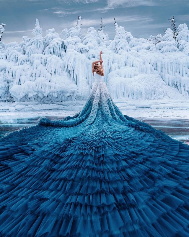 Красиві дівчата на тлі казкових краєвидів - фото 360973