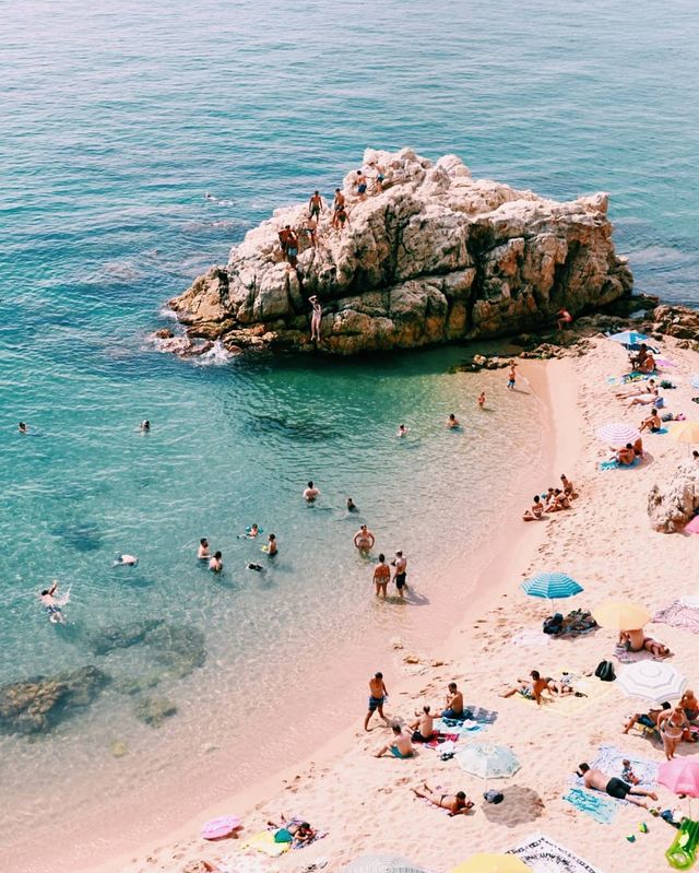 Ось чому варто мандрувати: яскраві фото барменки з Аргентини - фото 361253