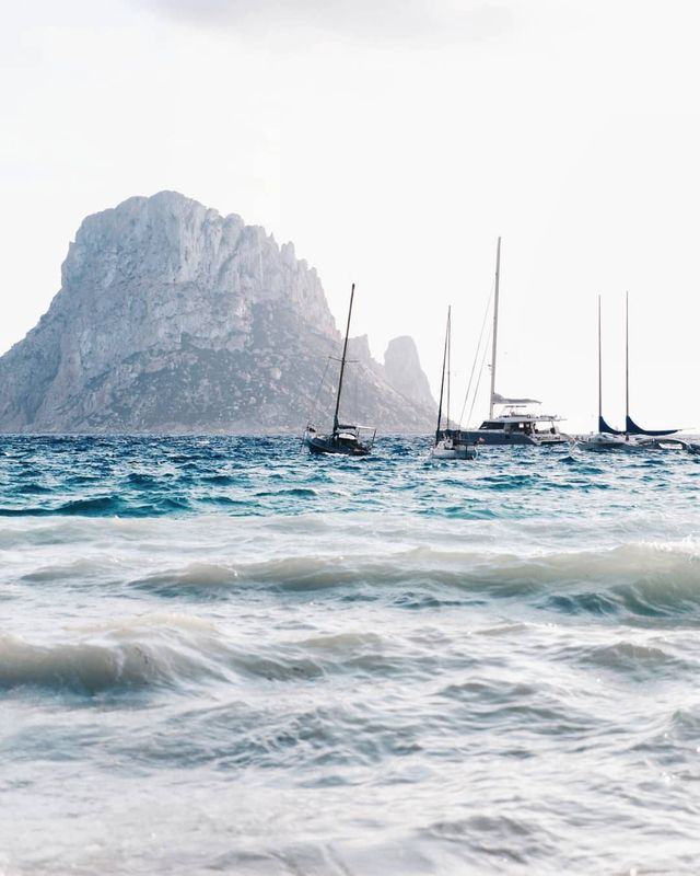 Ось чому варто мандрувати: яскраві фото барменки з Аргентини - фото 361255