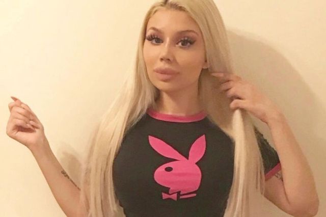 Дівчина витратила цілий статок заради зовнішності Барбі - фото 361462