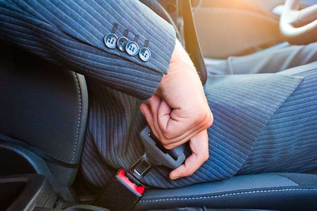 Три головних правила безпечного водіння, яких дотримуються водії зі стажем - фото 361675