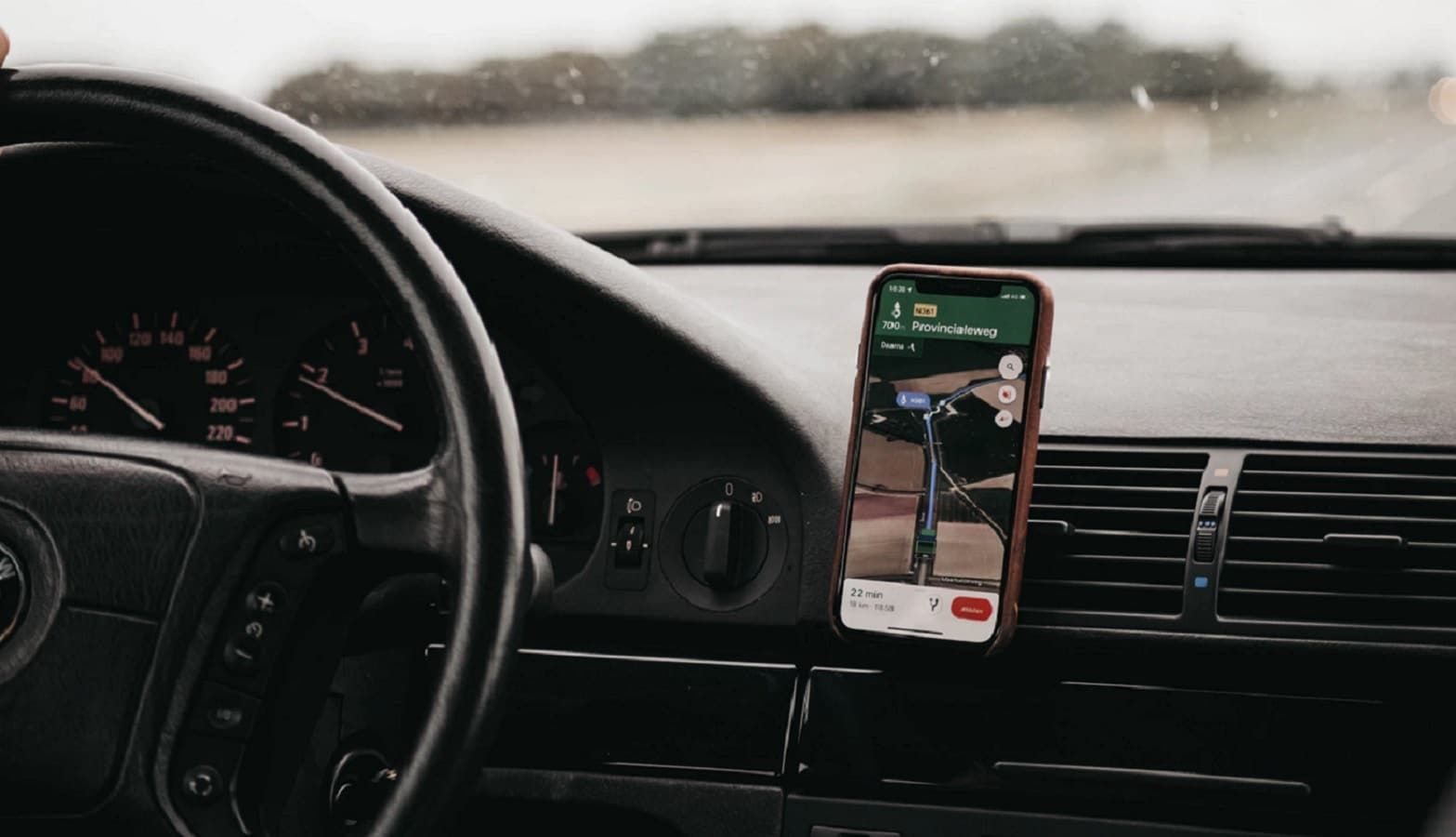 Водіїв попросили не довіряти Google Maps: ці фото пояснюють, чому