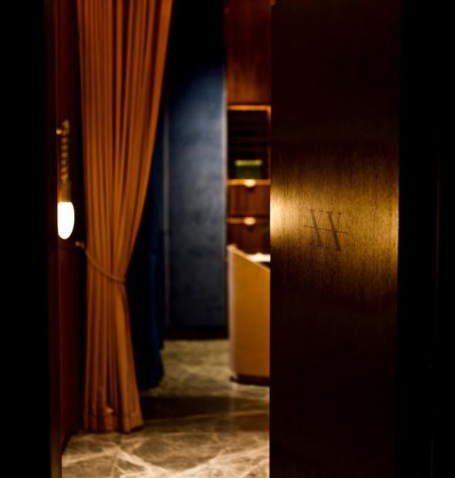 У Гонконзі відкрили таємний бар лише для дівчат - фото 362007