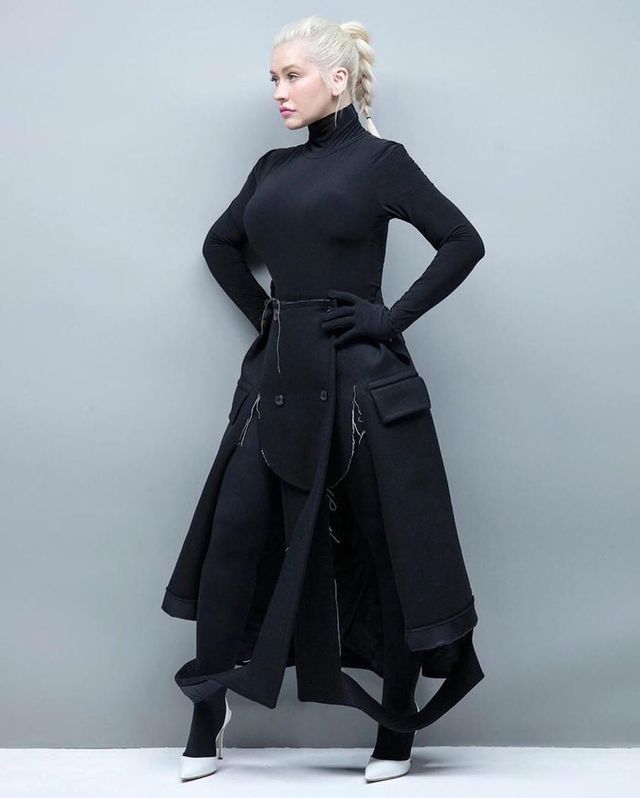 Крістіну Агілеру не впізнали у новій зйомці: як сьогодні виглядає зірка - фото 362035