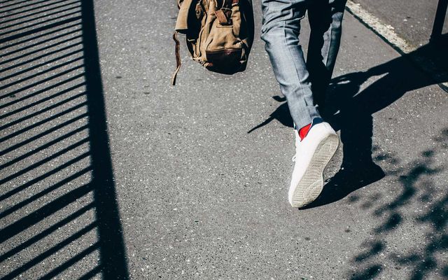 Піші прогулянки мають низку переваг для здоров'я - фото 362219